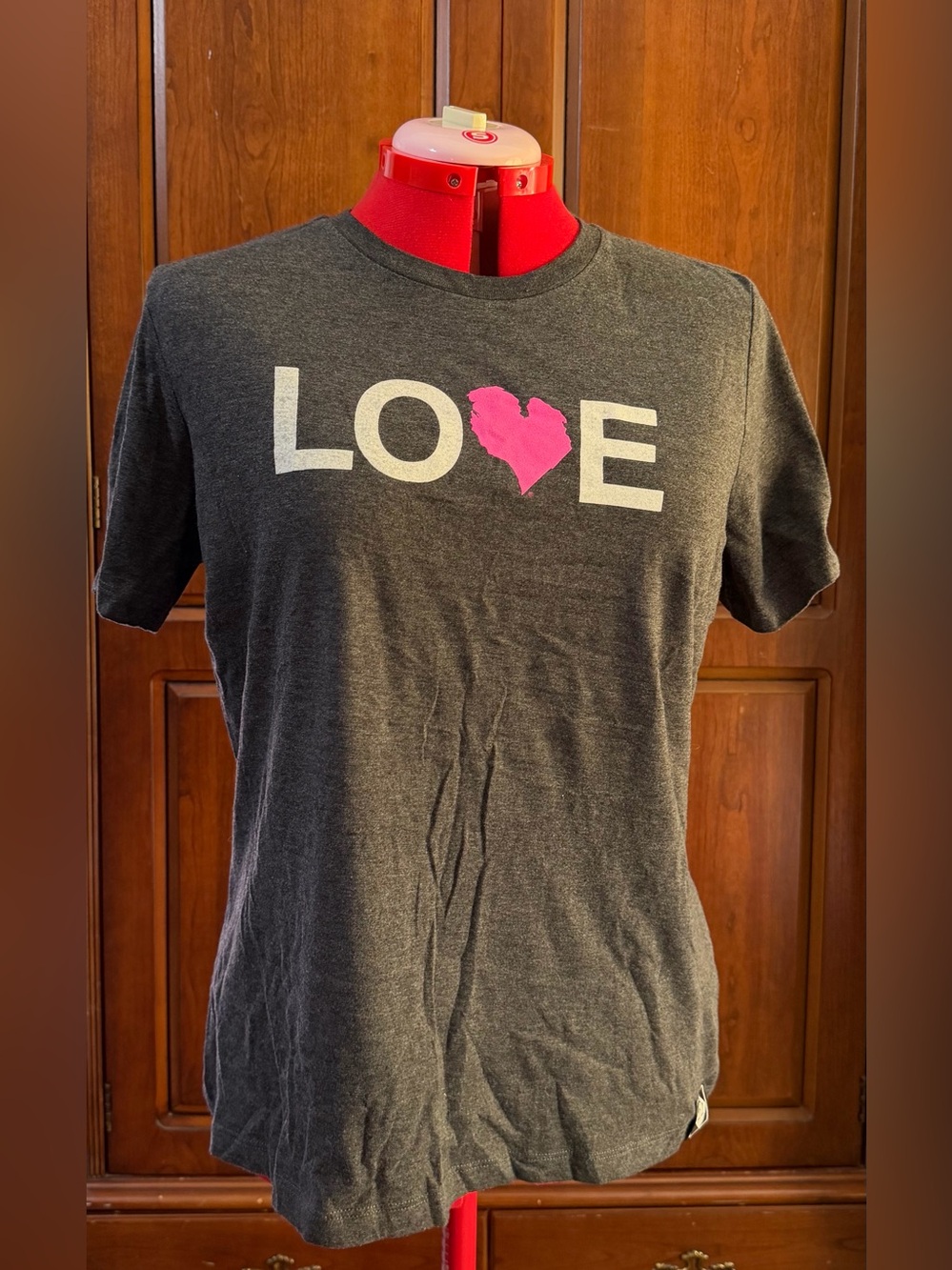 Women's Charcoal Graphic 'LOVE' Tee with Pink Heart